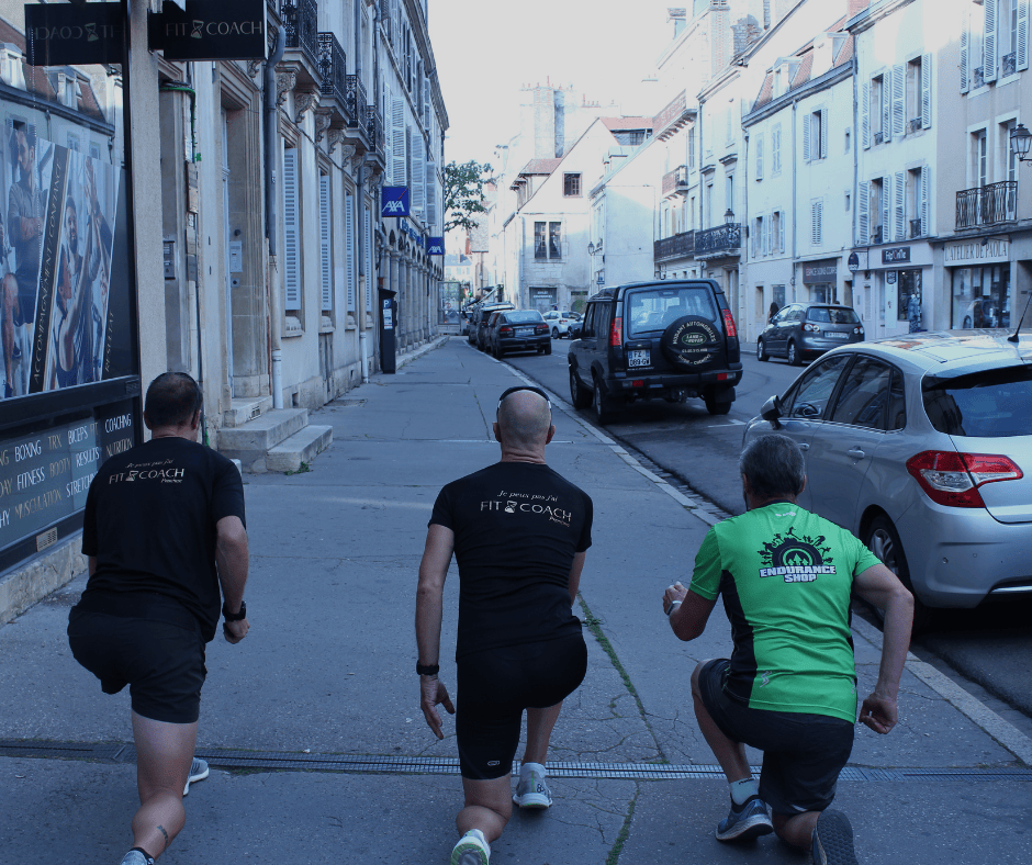 Participants du cours Run sur la ligne de départ, prêts à s’élancer